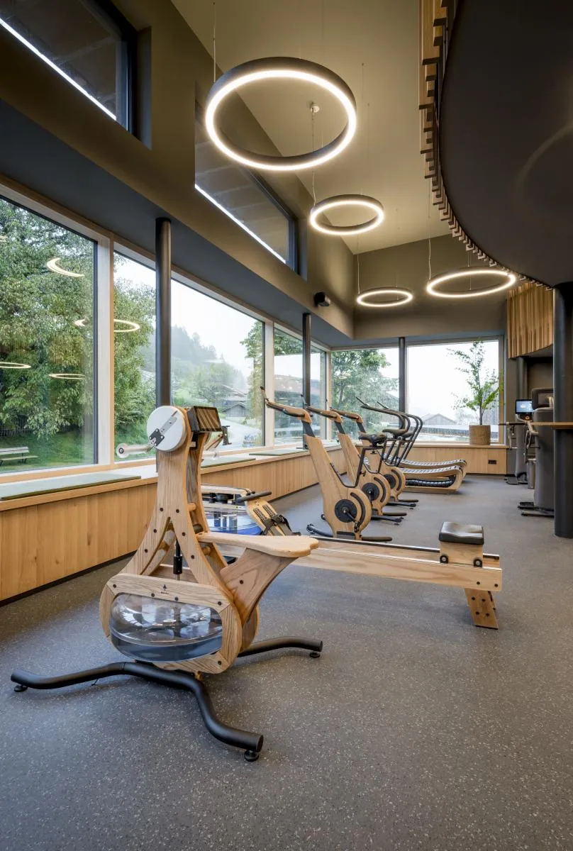 Hotelfitness met WaterRower- en NOHRD-apparatuur in Hotel Bergkristall.